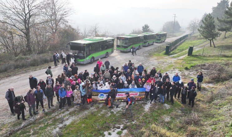 Sakarya Büyükşehir Belediyesi Sonbahar Doğa Yürüyüşleri Elmalı Köyü Aslanlar Göleti Parkuruyla Devam Etti