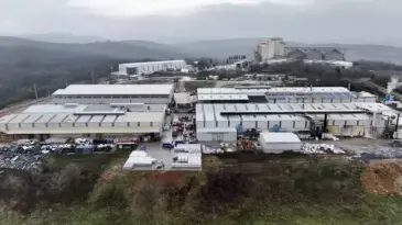 Sakarya’da Yalıtım Fabrikasında Yangın: İki Yaralı