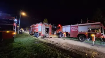 Erenler’de Ev Yangını: İki Katlı Ev Kül Oldu